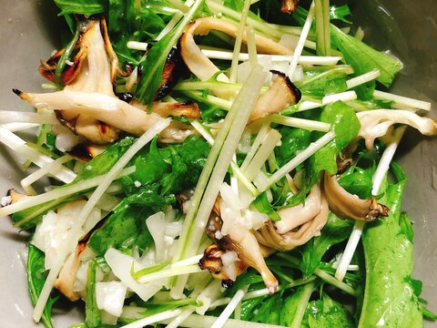 水菜と舞茸、新玉ねぎの塩麹サラダ